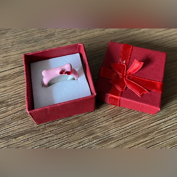 HELLO KITTY-NWOT Silver Tone & Enamel Character Ring - Picture 5 of 10